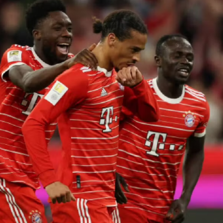 Five star Bayern batter Freiburg to move into second place with a statement