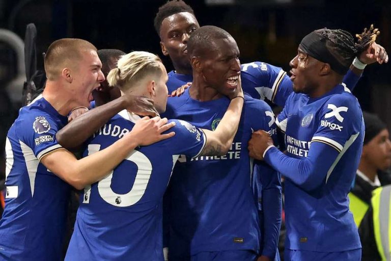 Chelsea Overcome Tottenham to Stay in European Contention
