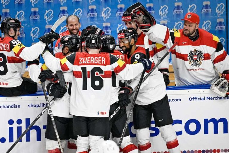 IIHF World Championship roundup: Czech Republic and Slovakia earn late victories