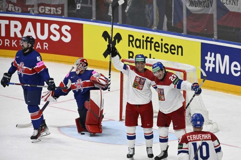 IIHF World Championship Roundup: Switzerland Tops Group A as Slovakia Wins Again