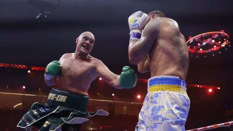 Tyson Fury Claims Sympathy for Ukraine Influenced Oleksandr Usyk’s Heavyweight Win