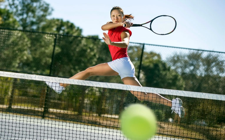 3 Dụng Cụ Không Thể Thiếu Cần Thiết Cho Người Chơi Tennis Mới